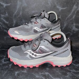 Saucony Excursion Trail 16 Gray Red Hiking Outdoor Athletic Shoes Size 6.5